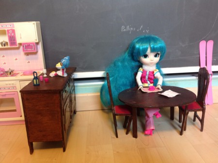 Miku au café de la station(avec Snow la lalaloopsy!).